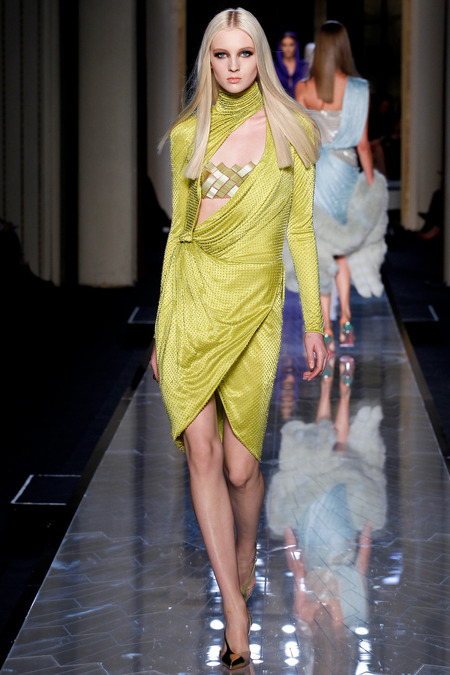 Коллекция Versace весна 2023 лето 2023