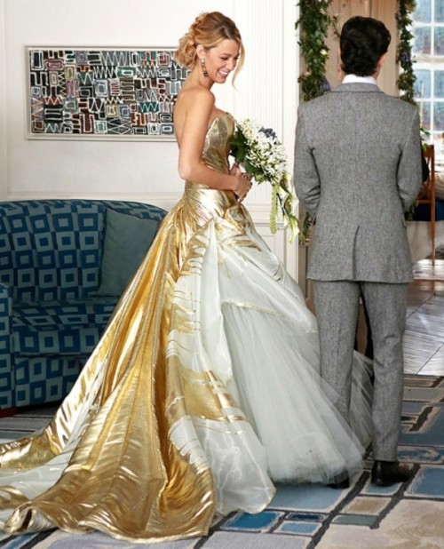 золотое с белым  свадебное платье 