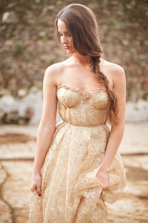 воздушное золотое свадебное платье 