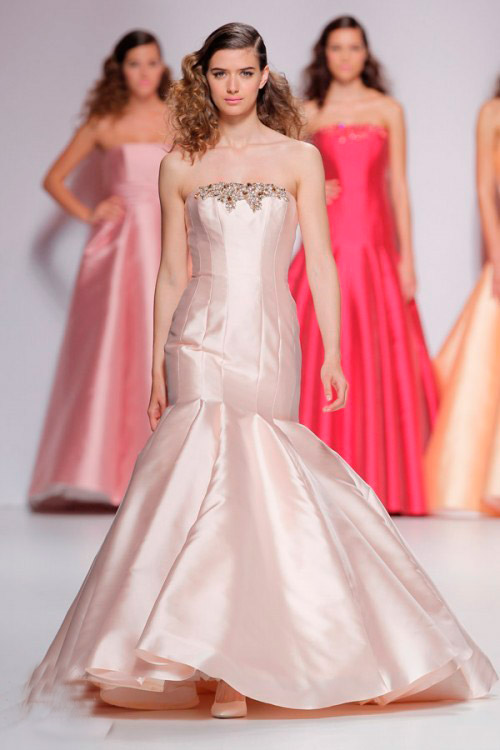 розовое со стразами свадебное платье Cymbeline