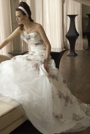 Комбинированное свадебное платье с цветами