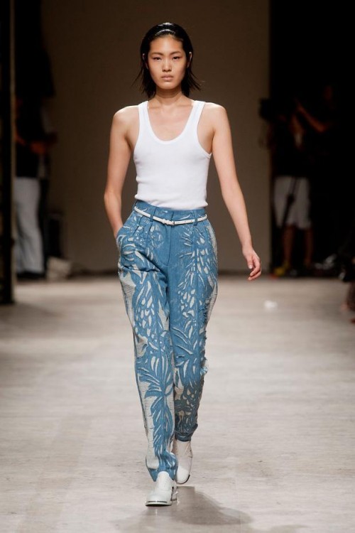 джинсовая мода 2020 осень фото 32